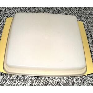 Tupperware Vtg Deviled Egg Keeper Carrier Tray Harvest Gold w Tray & Lid 723-1